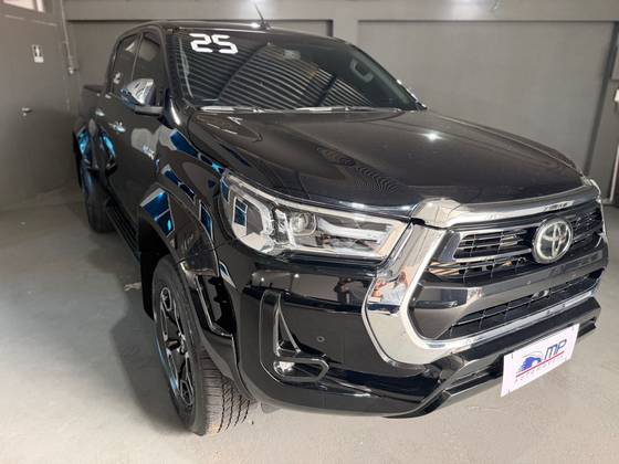 TOYOTA HILUX 2.8 D-4D TURBO DIESEL CD SRX PLUS 4X4 AUTOMÁTICO